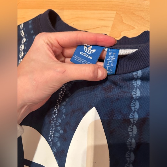 Rare Adidas cropped sweater - Picture 2 of 3